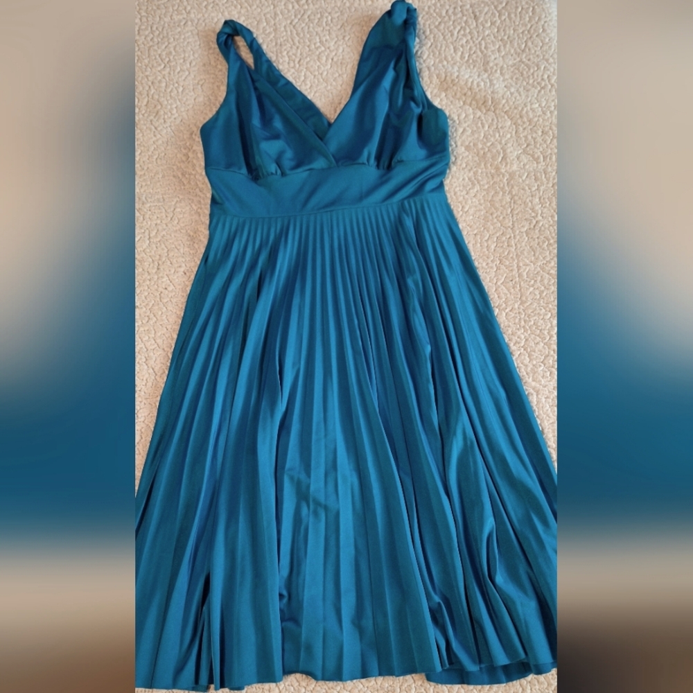 Soprano sleeveless dress size small in teal